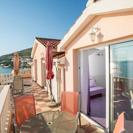 Kaja - Right Next To The Beach Trogir Exterior photo