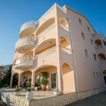 Kaja - Right Next To The Beach Apartment Trogir Exterior photo