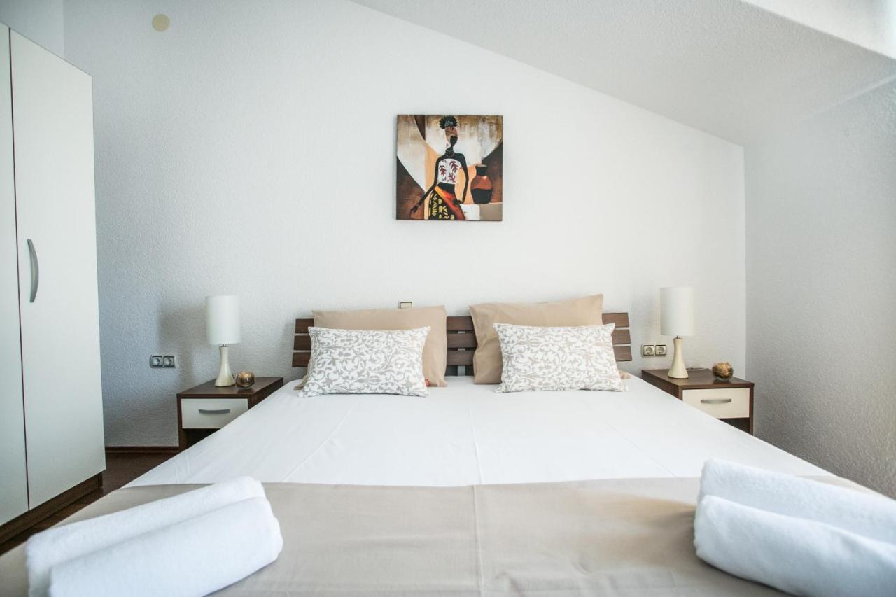Kaja - Right Next To The Beach Trogir Exterior photo