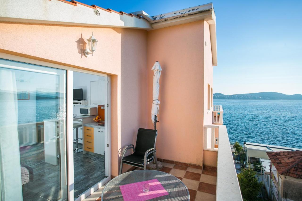 Kaja - Right Next To The Beach Apartment Trogir Exterior photo