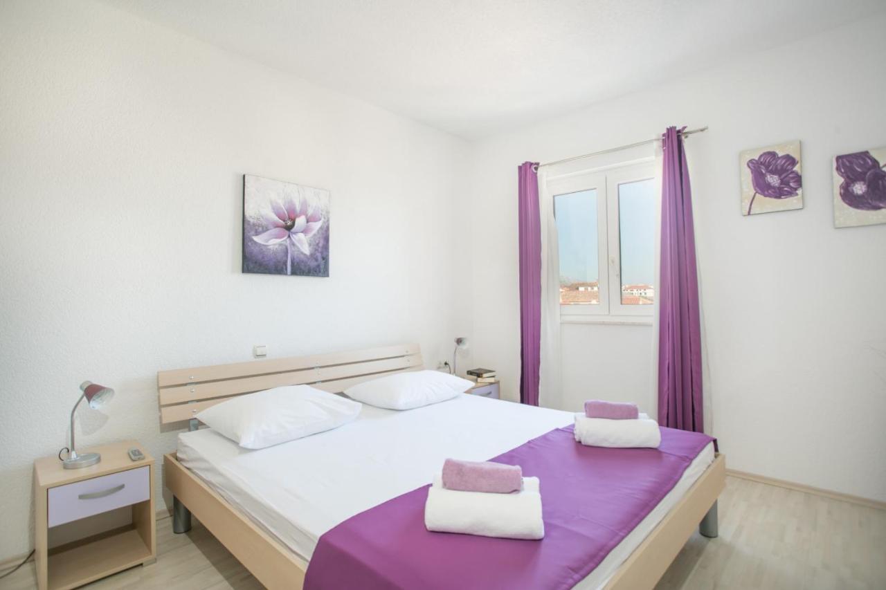 Kaja - Right Next To The Beach Apartment Trogir Exterior photo