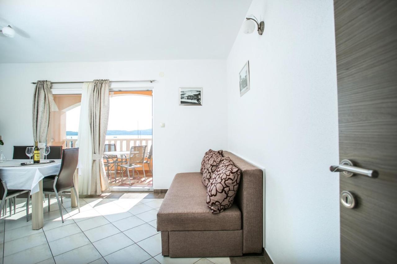 Kaja - Right Next To The Beach Apartment Trogir Exterior photo