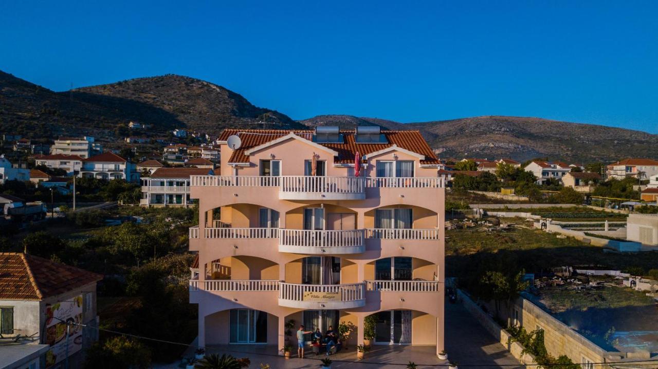 Kaja - Right Next To The Beach Apartment Trogir Exterior photo